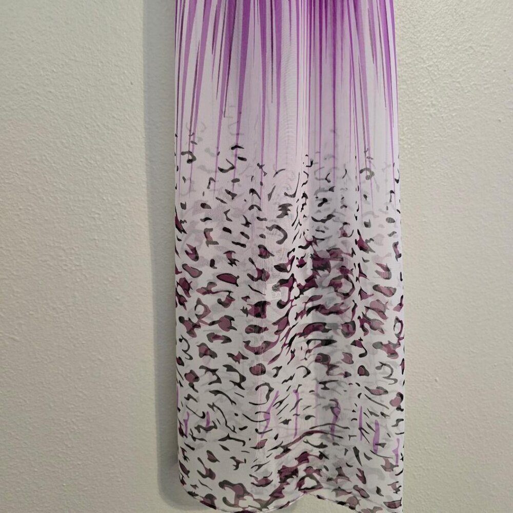 Liang Diang Sheer Feminine Scarf in Fuchsia and White 60" Long X 30" Wide - Picture 4 of 6